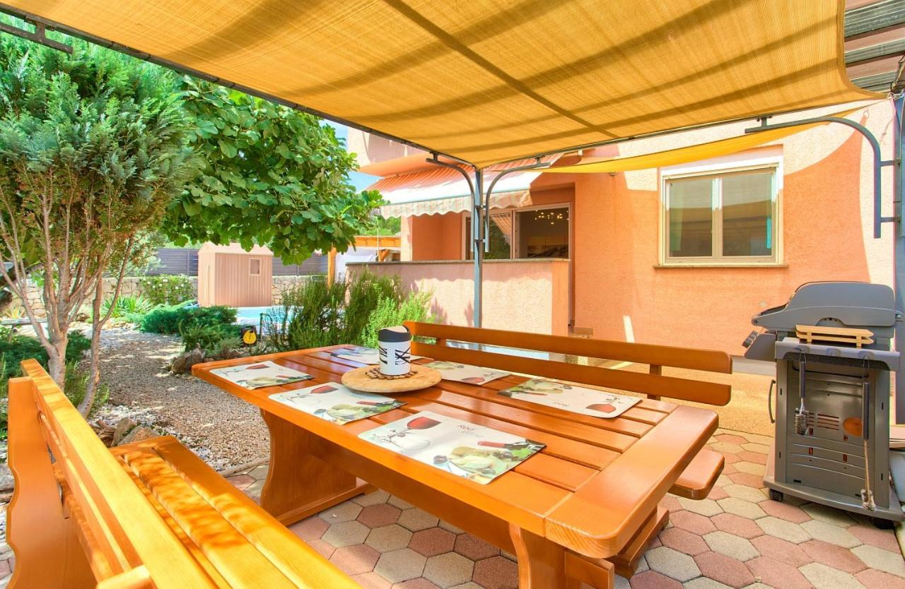 Apartman Bor Krk Veglia Exterior foto